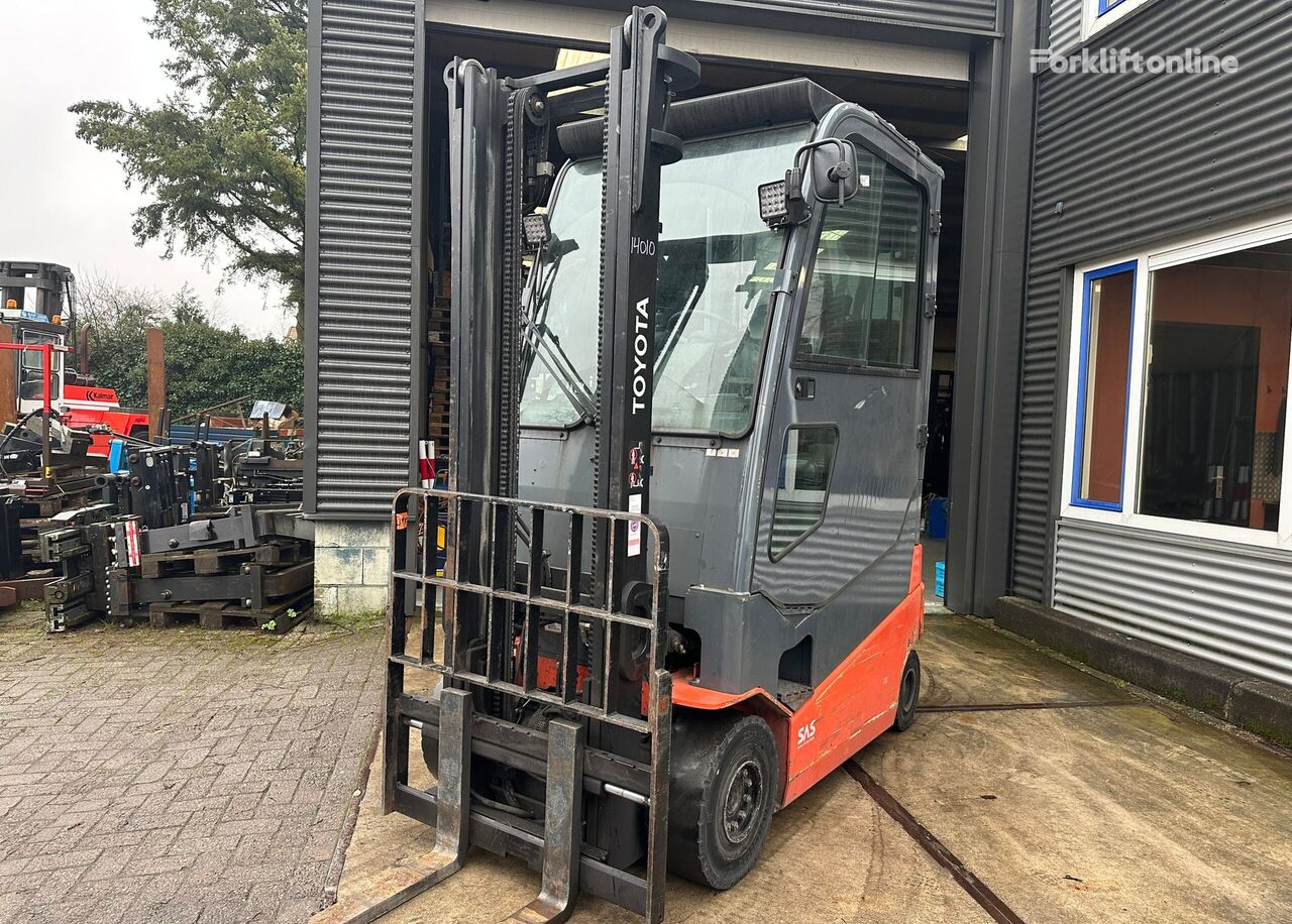 Toyota 8FBMT25 electric forklift