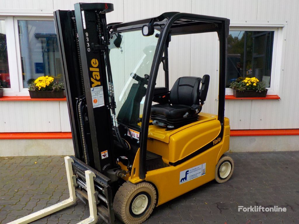 Yale ERP16VF electric forklift